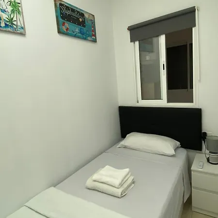 ホームステイ Singol In Shared In Cristianos Playa Vistas *
